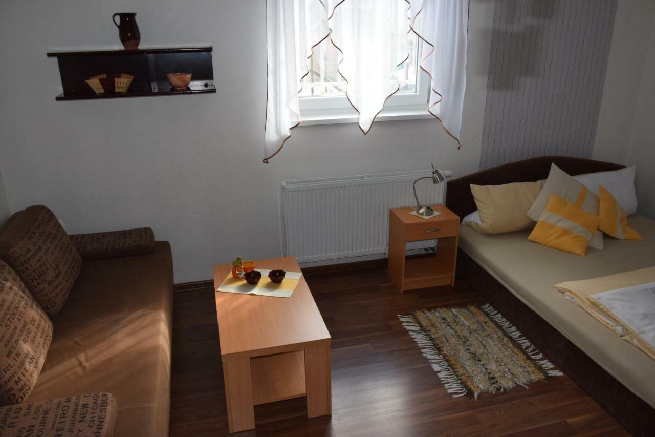Belany Studios Veľký Meder المظهر الخارجي الصورة